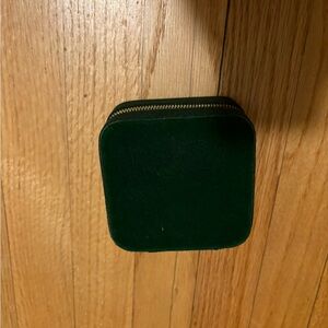 Green Velvet jewelry case